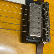 Load image into Gallery viewer, 1962 Epiphone Sorrento
