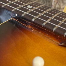 Load image into Gallery viewer, 1962 Epiphone Sorrento