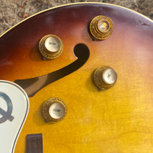 Load image into Gallery viewer, 1962 Epiphone Sorrento