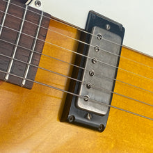 Load image into Gallery viewer, 1962 Epiphone Sorrento