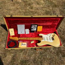 Load image into Gallery viewer, 1995 Fender Custom Shop Relic Cunetto Stratocaster Mary Kaye