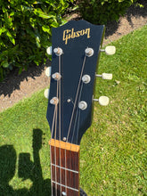 Load image into Gallery viewer, 2004 Gibson J-45