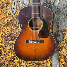Load image into Gallery viewer, 1946 Gibson LG-2 Script Logo