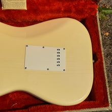 Load image into Gallery viewer, 1982 Fender Fullerton ’62 Reissue Stratocaster - Vintage White