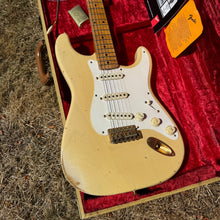 Load image into Gallery viewer, 1995 Fender Custom Shop Relic Cunetto Stratocaster Mary Kaye