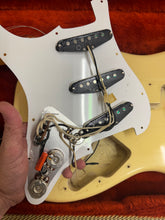 Load image into Gallery viewer, 1982 Fender Fullerton ’62 Reissue Stratocaster - Vintage White