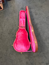 Load image into Gallery viewer, 1952 Gibson Les Paul Standard - 1959-1960 Factory Appointments 5-latch Lifton Case Burst