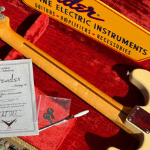 Load image into Gallery viewer, 1999 Fender Custom Shop Cunetto &#39;57 Reissue Stratocaster Relic John Cruz Blonde 1950s