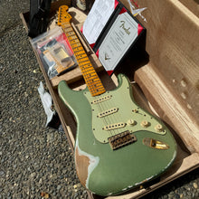 Load image into Gallery viewer, 1962 Fender Masterbuilt Custom Shop Poblano Stratocaster Relic Aged Sage Green Metallic David Brown Maple Cap