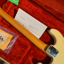 Load image into Gallery viewer, 1982 Fender Fullerton ’62 Reissue Stratocaster - Vintage White