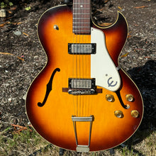 Load image into Gallery viewer, 1962 Epiphone Sorrento