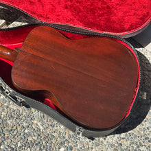 Load image into Gallery viewer, 1968 Martin 000-18