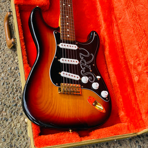 1992 Brazilian Rosewood Fender Stratocaster SRV Stevie Ray Vaughan Artist Series - Sunburst