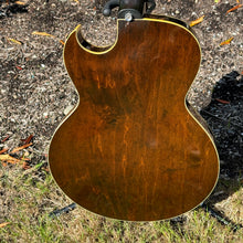 Load image into Gallery viewer, 1962 Epiphone Sorrento