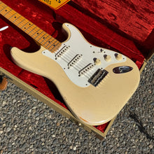 Load image into Gallery viewer, 1999 Fender Custom Shop Cunetto &#39;57 Reissue Stratocaster Relic John Cruz Blonde 1950s