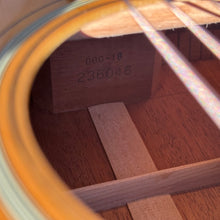 Load image into Gallery viewer, 1968 Martin 000-18
