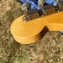 Load image into Gallery viewer, 1960 Fender Stratocaster- Tahitian Coral